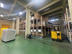 製品倉庫（越生工場）